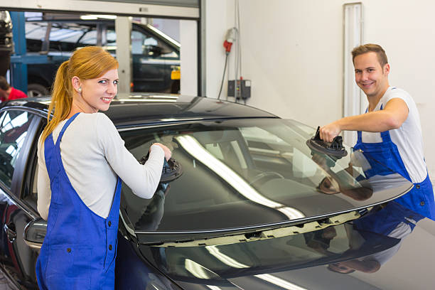 Auto Glass Repair Mar Vista CA - Get Expert Windshield Repair and Replacement Solutions with West LA Mobile Auto Glass