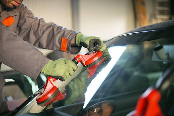 windshield-repair-near-me-sherman-oaks-ca-same-day-auto-glass-experts-for-cracks-chips-and-damaged-car-windows